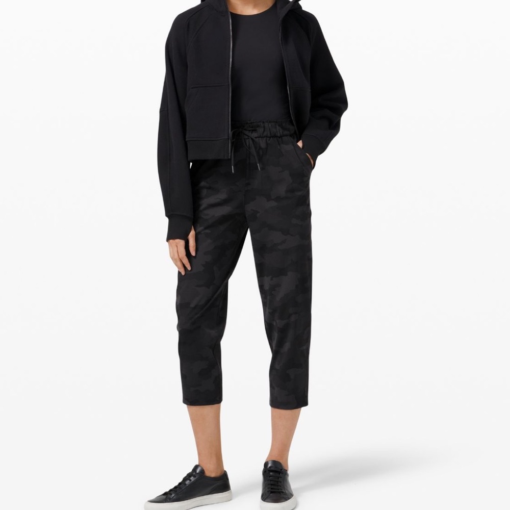 Lululemon stretch high-rise crop